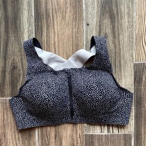 LIKE NEW - size 38C Lululemon Enlight Front-Zip Bra. *high support
